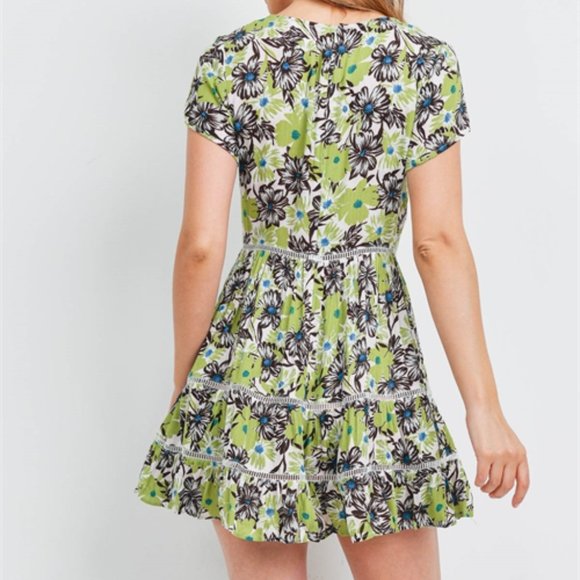 BOHO DOLLZ Green all over Floral Print Mini Dress - Picture 4 of 6